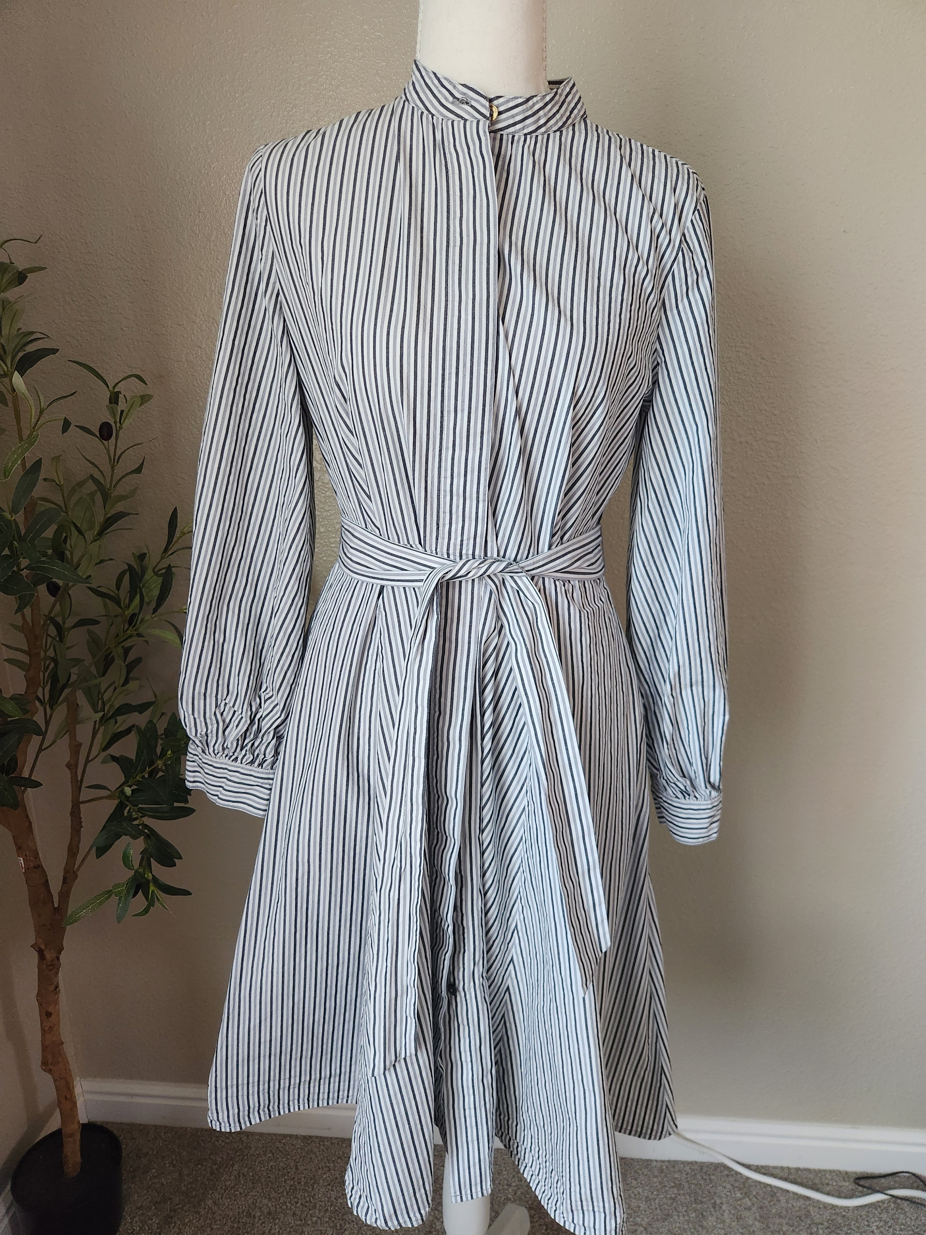 Calvin Klein White And Black Vertical-Stripe Long Sleeve Tie-Waist Dress